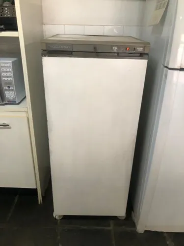 Freezer em bom estado funcionando perfeitamente