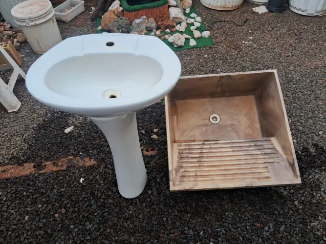 Pia de banheiro e tanque 