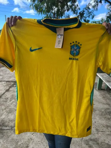 Camisa do Brasil tai
