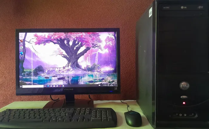 Computador completo AMD phenom x4, 4 gigas de ram ddr3, HD de 320 gigas, monitor ,mouse..
