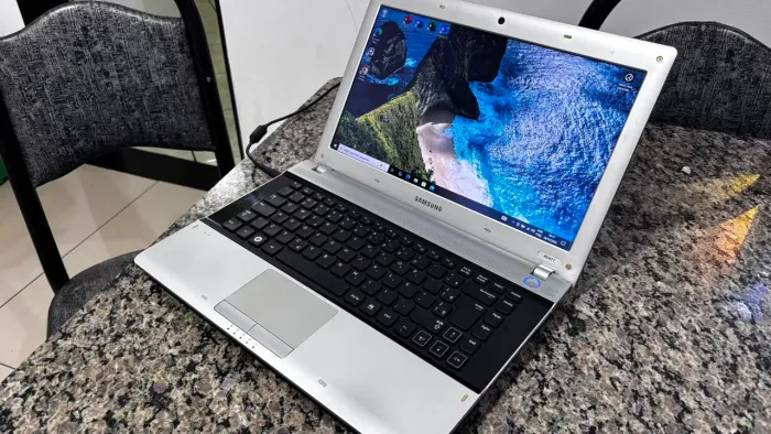 Notebook Acer i3 380m de 2.53 ghz com Ssd 120 gb com 6 gb ddr3 com windows 10 e office 