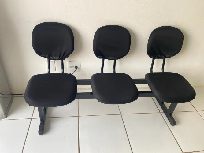 VENDO LONGARINA BANCO COM 3 LUGARES