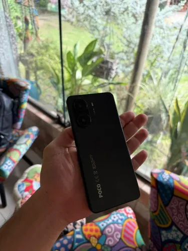 Poco X7 pro 12 gb de ram 512 de memória.