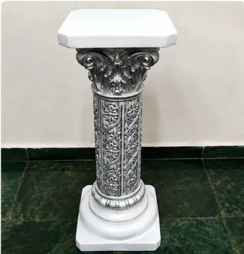 Coluna Decorativa / Pedestal Clássico - Branco e Prata