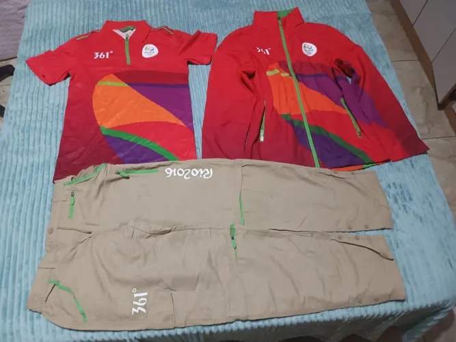 CONJUNTO de uniforme de voluntário das Olimpíadas Rio 2016 da marca 361°. LEIA O ANÚNCIO