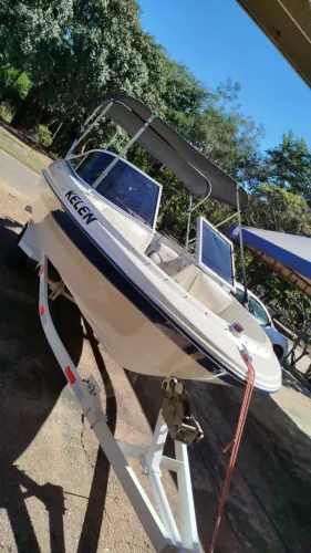 Lancha 19 pes Byliner 150 hp