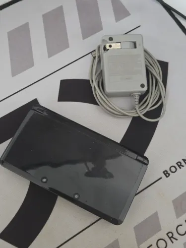 Nintendo 3ds old Desbloqueado + cartucho R4