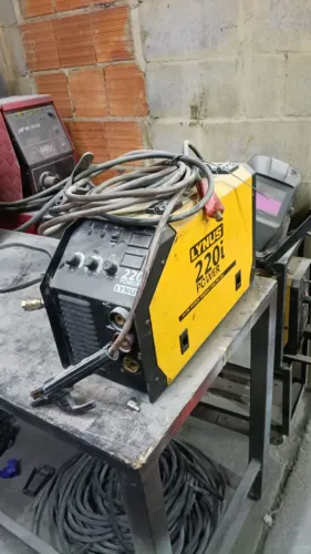 Máquina de solda Lynus 220 Power