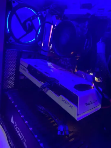 PC Gamer Ryzen 5 3500 + RX 7600 8GB + 16GB RAM + SSD e HD 1TB