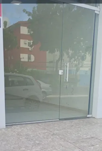 PORTA DE VIDRO PARA LOJA
