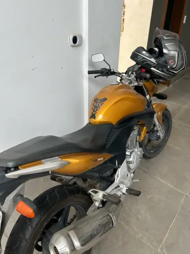 Vendo CB300 2010 em ótimo estado