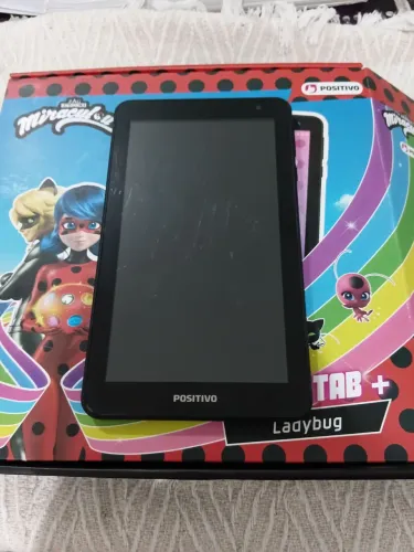Tablet Positivo para criança