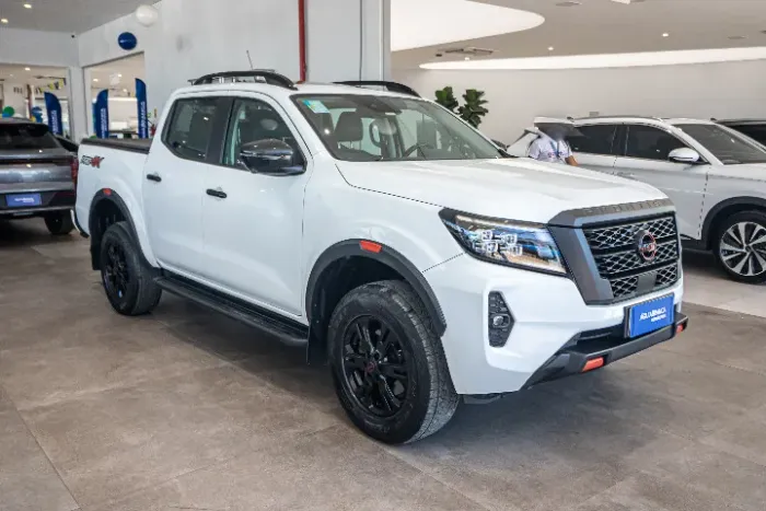 Nissan Frontier Pro4x CD 4X4 2.3 Bi-TB Die. AUT 2024