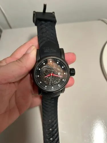 *Raridade* Invicta Yakuza preto