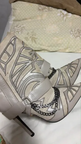 BOTA DE COURO DA JHON JHON