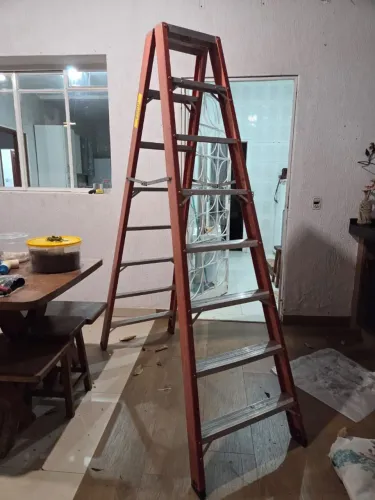 Escada Esmig