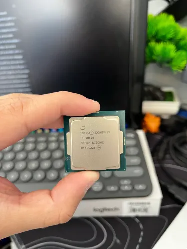 Processador Intel Core I3-10105 3.70GHZ LGA 1200 (Usado)