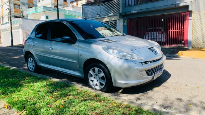 Peugeot 207 XR 1.4 Flex 8V 5P 2013