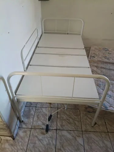 Vendo um cama de hospital 