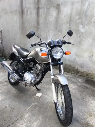 Vendo moto Honda/cg 150 fan ESI<br><br>Ano 2009 modelo 2010<br>