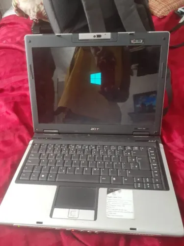 notebook acer 120 de hd 2 gb de memortia funcionando