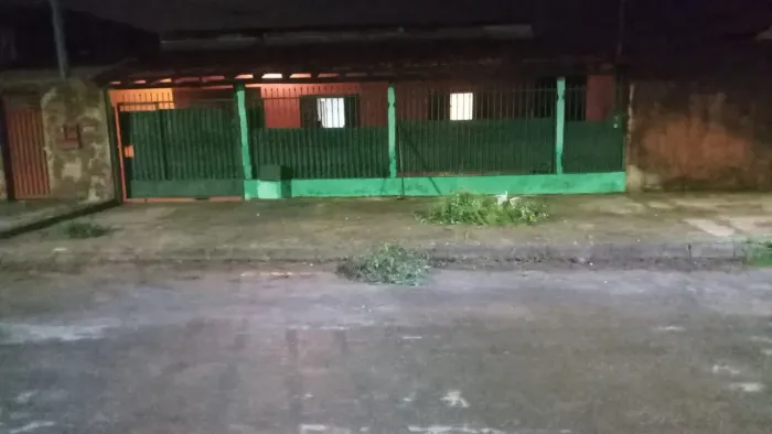 Casa para venda possui 80 metros quadrados com 3 quartos