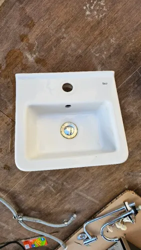 Pia para banheiro Roca