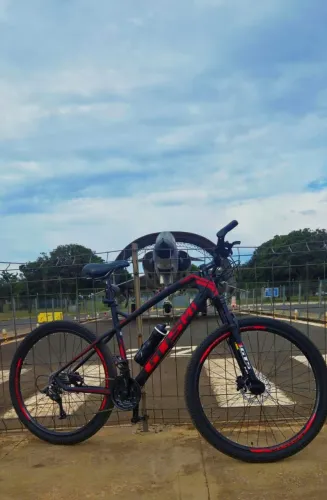 Bicicleta gtsm1 aro 29 pra ir logo.