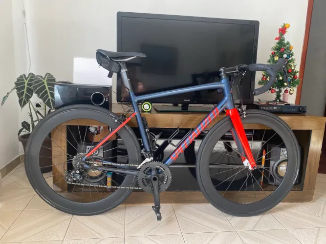 Specialized com rodas de carbono 60mm 