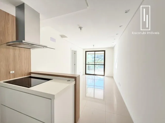 Apartamento com vista livre e face norte no Lanai!