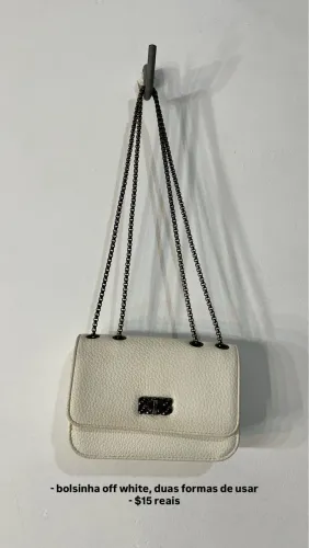 bolsinha off white pequena