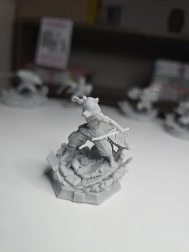 Miniatura de resina, Inosuke (Demon Slayer)
