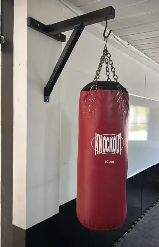 Vendo saco de boxe com suporte 