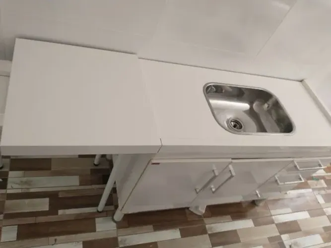 Pia de cozinha em porcelanato