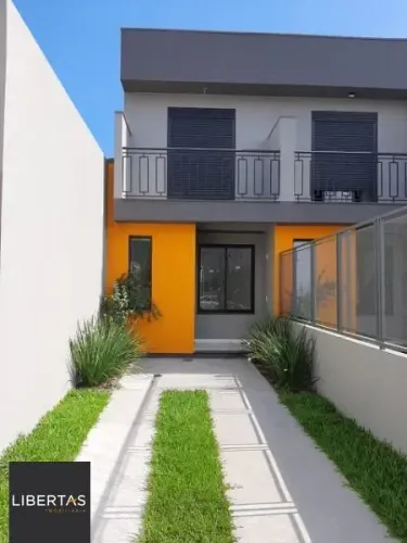 Sobrado em Porto Alegre, no bairro Aberta dos Morros, com 2 dormitório(s), e 2 b
