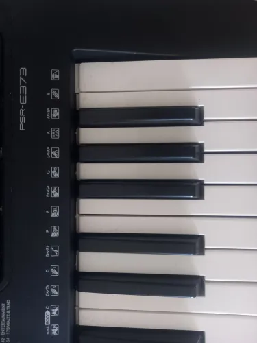 Teclado arranjador Yamaha PSR E-373 C / Suporte 