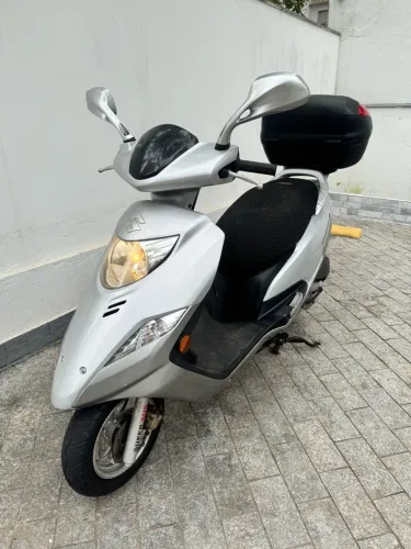RARIDADE APENAS 14.000km Suzuki Burgman I 125cc 2015