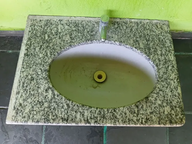 Pia para banheiro 63x45 granito andorinha