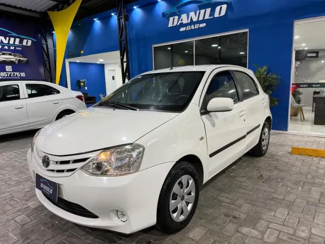 Toyota Etios XS 1.3 Flex 16V 5P Mec. 2013
