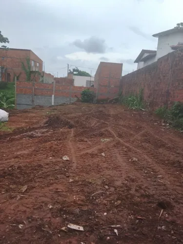 VENDO TERRENO NO PARQUE DAS PALMEIRAS NO VALOR DE 60 MIL, MEDINDO 10×25