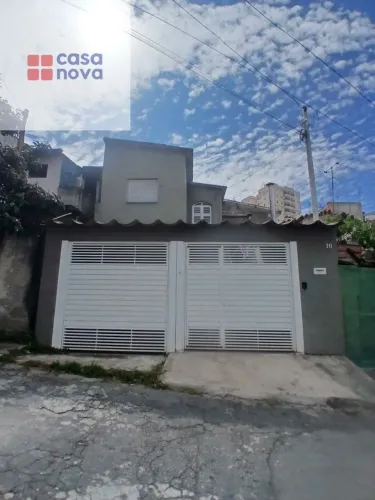 Casa assobradada com 2 dormitórios para locação na Vila Gustavo.