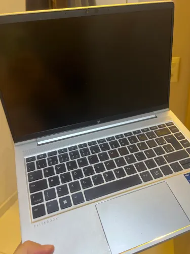 HP elitebook 640 G9 - i5 - 16GB