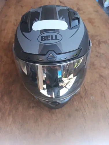 Capacete marca BELL semi novo