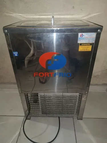 Máquina de fazer Sorvetes 