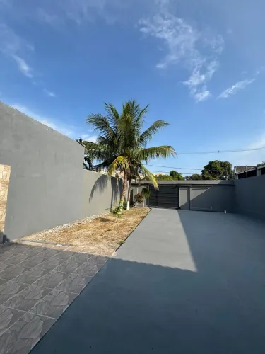 Ótima Casa Ampla com 170m² em Flores  3 Quartos, 6 Vagas e Edícula - Flores