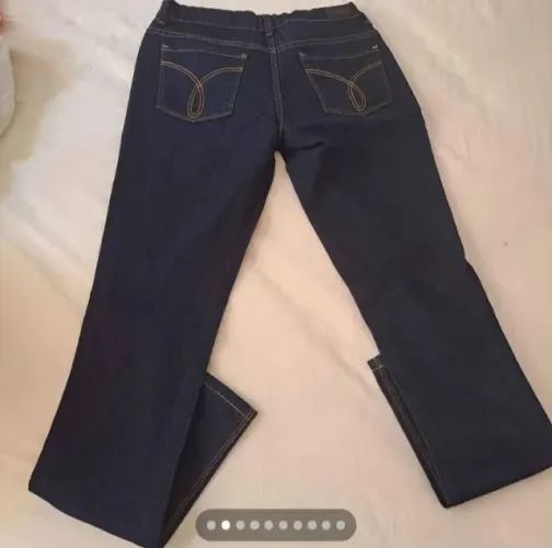 Calça jeans feminina. 