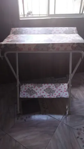 Vende-se trocado e suporte d banheira pra bebe