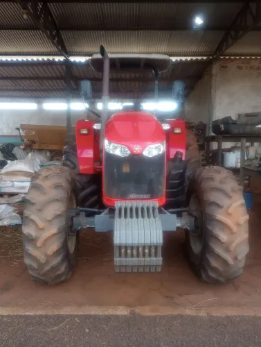 Trator Massey Ferguson 100 cv