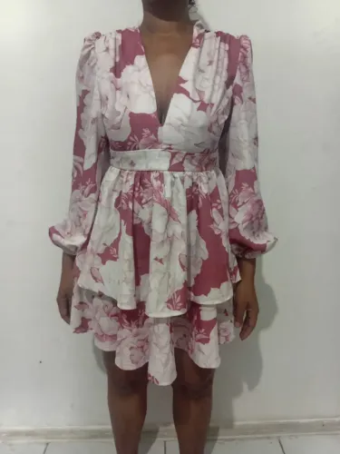 Vestido floral babados mangas bufantes 