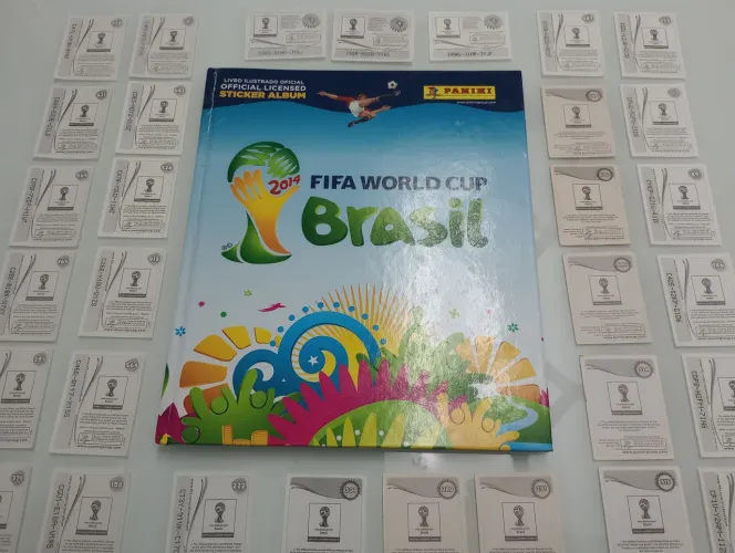 ÁLBUM CAPA DURA COPA 2014 + BOX + KIT ATUALIZAÇÃO COMPLETO PARA COLAR+ BRINDE